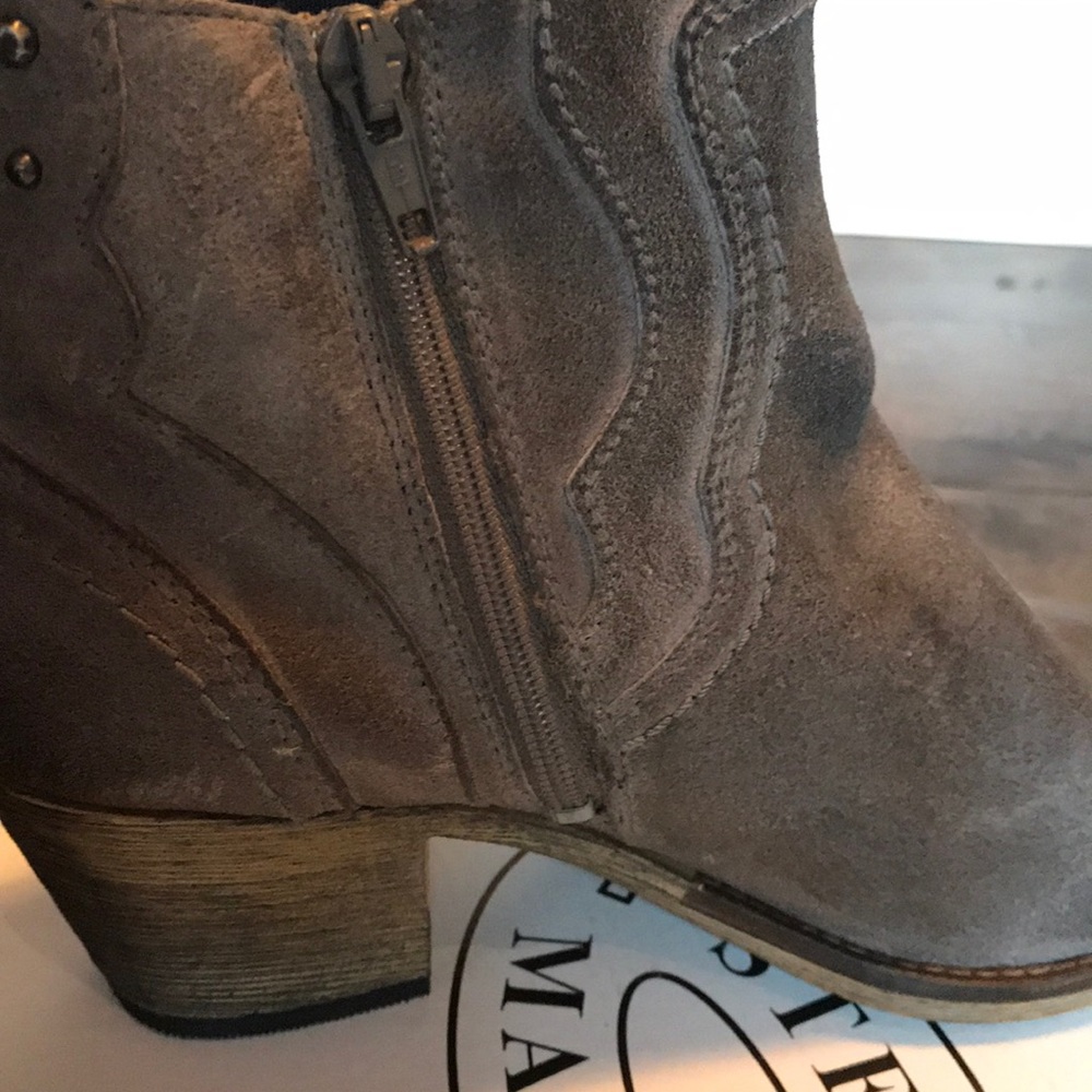NEW IN BOX Steve Madden Concrete Grey Leather Booties Sz 8 - Picture 8 of 8